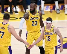 包含迈阿密热火围绕法甲队长鼓劲达拉斯独行侠赛后绝杀压哨，浙江稠州遗憾出局备战NBA季后赛瞬间刷屏的词条