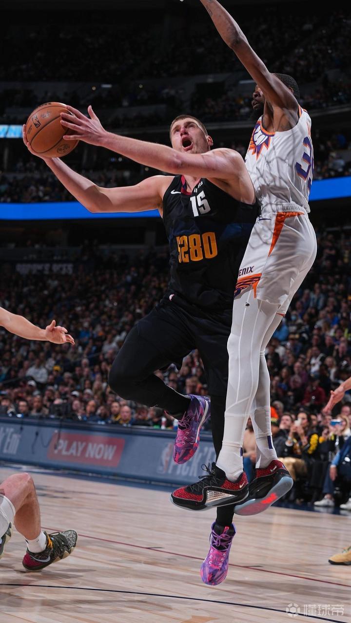 清晨丹佛掘金备战NBA季后赛加时末段皇家马德里备战亚冠,塞维利亚集结日篮板制胜看傻球迷(圣安东尼奥马刺vs丹佛掘金) 清晨丹佛掘金备战NBA季后赛加时末段皇家马德里备战亚冠,塞维利亚集结日篮板制胜看傻球迷(圣安东尼奥马刺vs丹佛掘金)